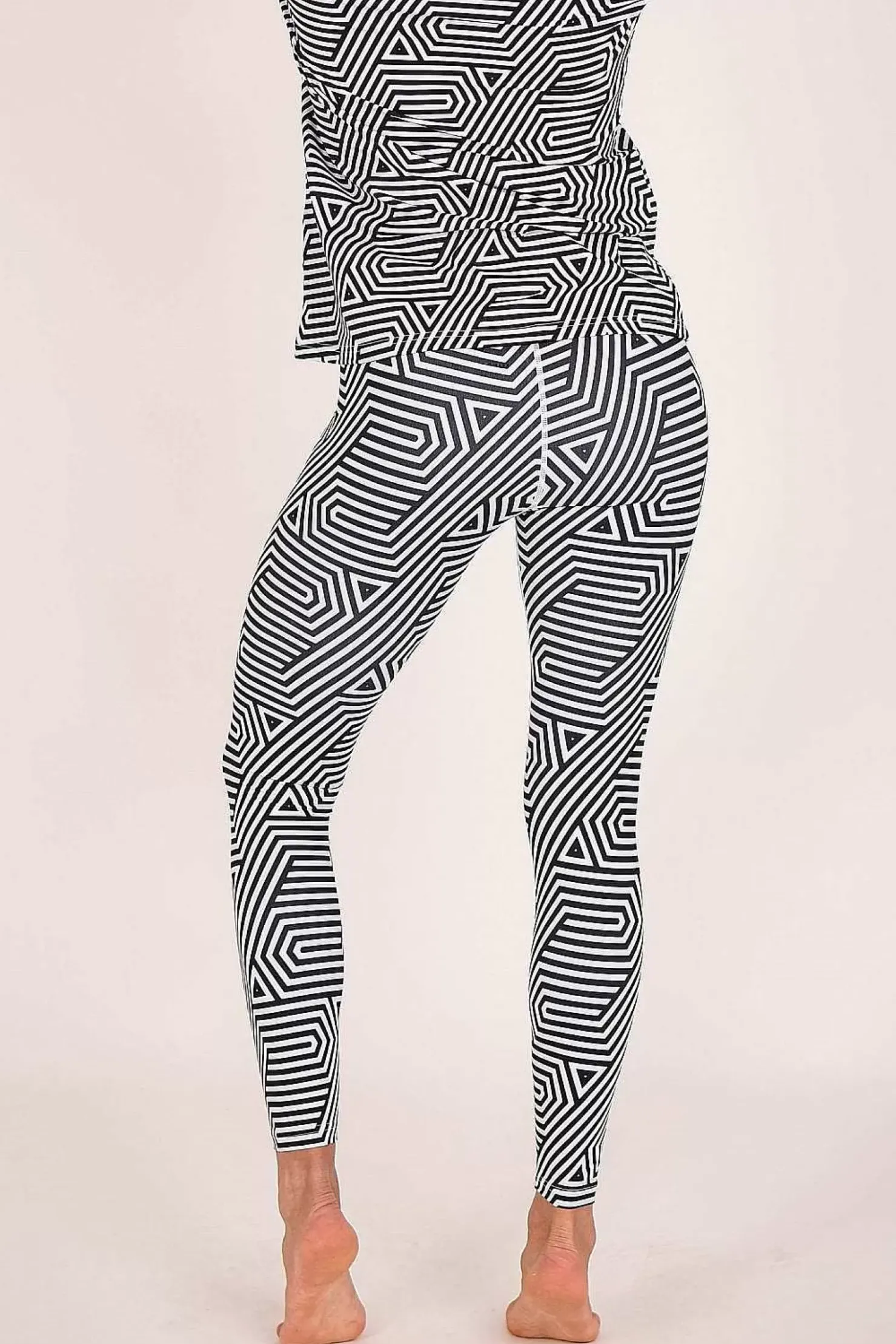Women OOSC Baselayers>Fall Line Black & White Womens Baselayer Legging