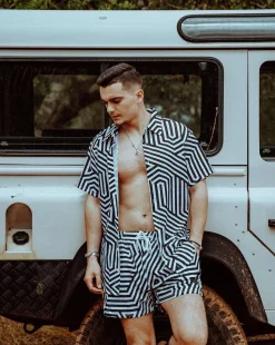 Men OOSC Summer Shirts><noscript><img width=
