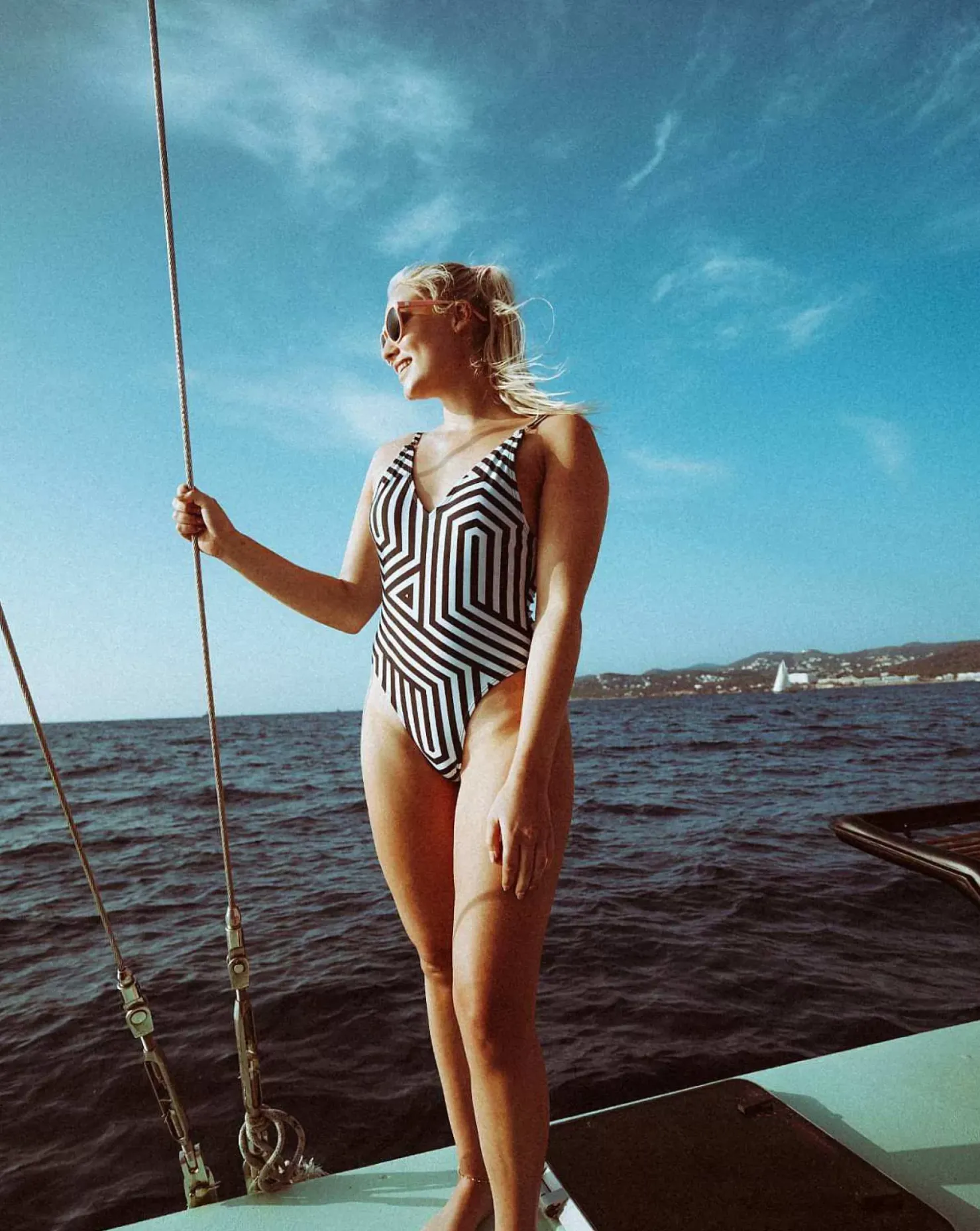 Women OOSC Swimsuits>Fall Line Onepiece Swim Suit