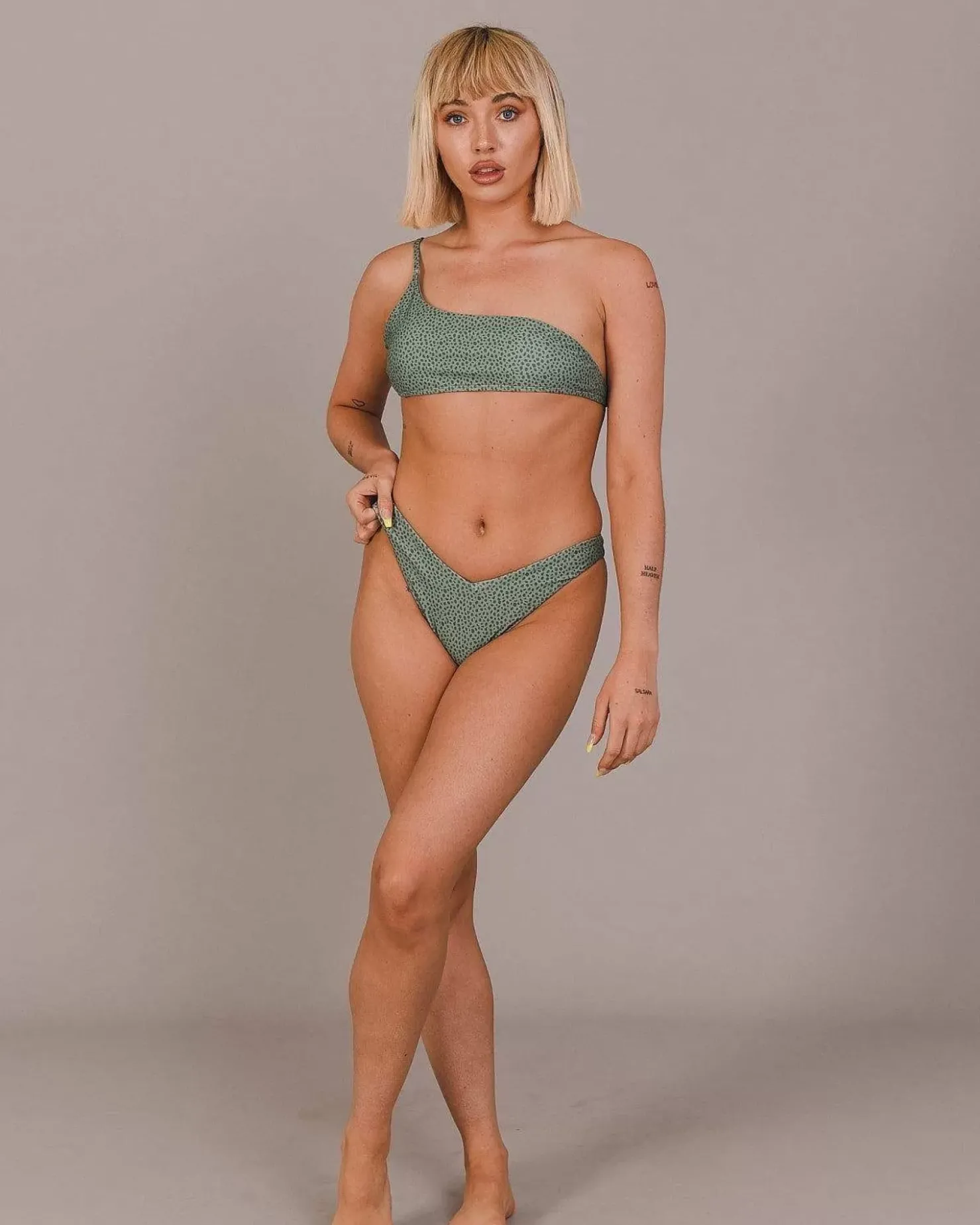 Women OOSC Bikinis>Sahara Sage Cold Shoulder Bikini Top