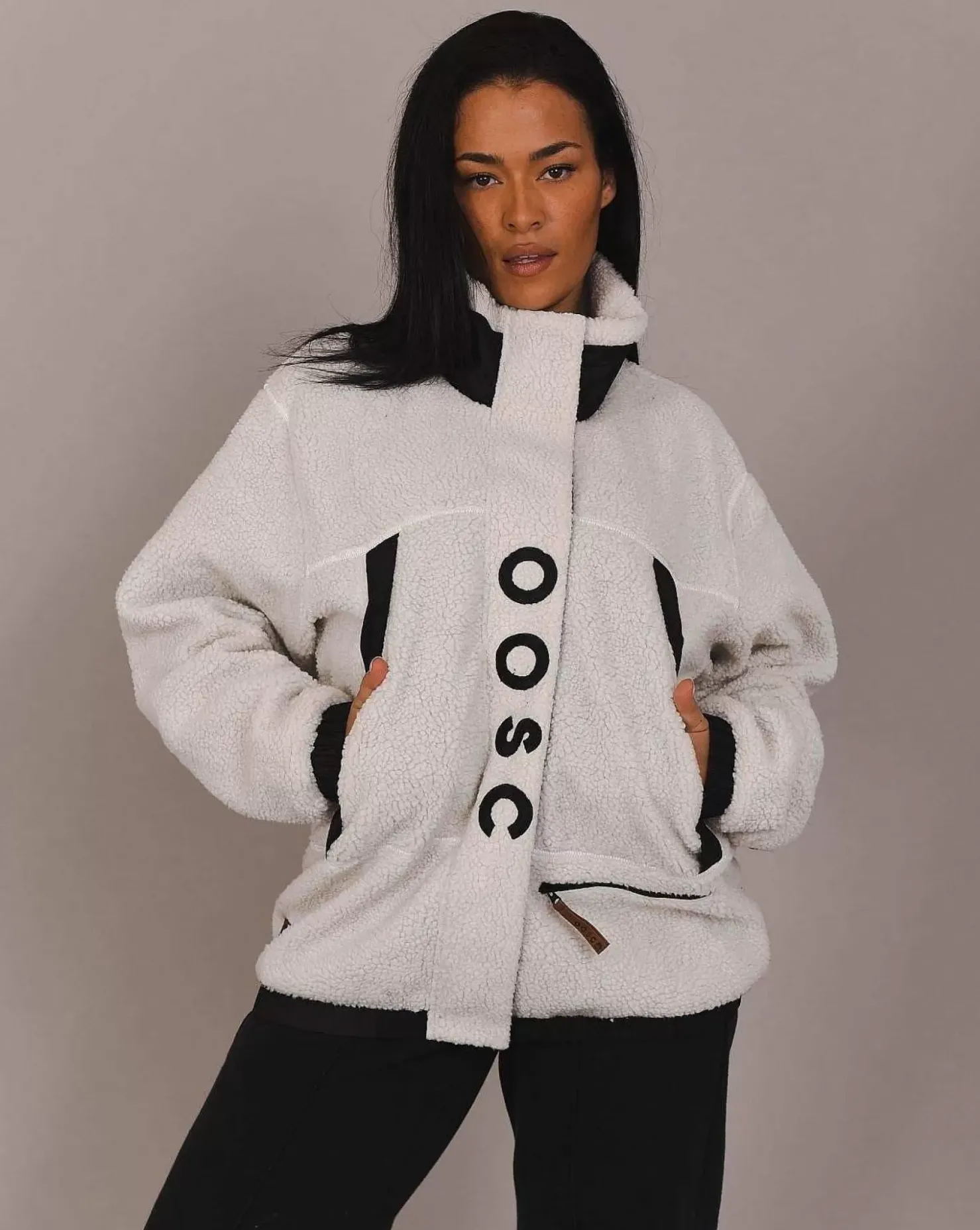 Women OOSC Fleece>Sherpa Fleece Jacket White / Black - Women'S