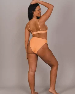 Women OOSC Bikinis><noscript><img width=